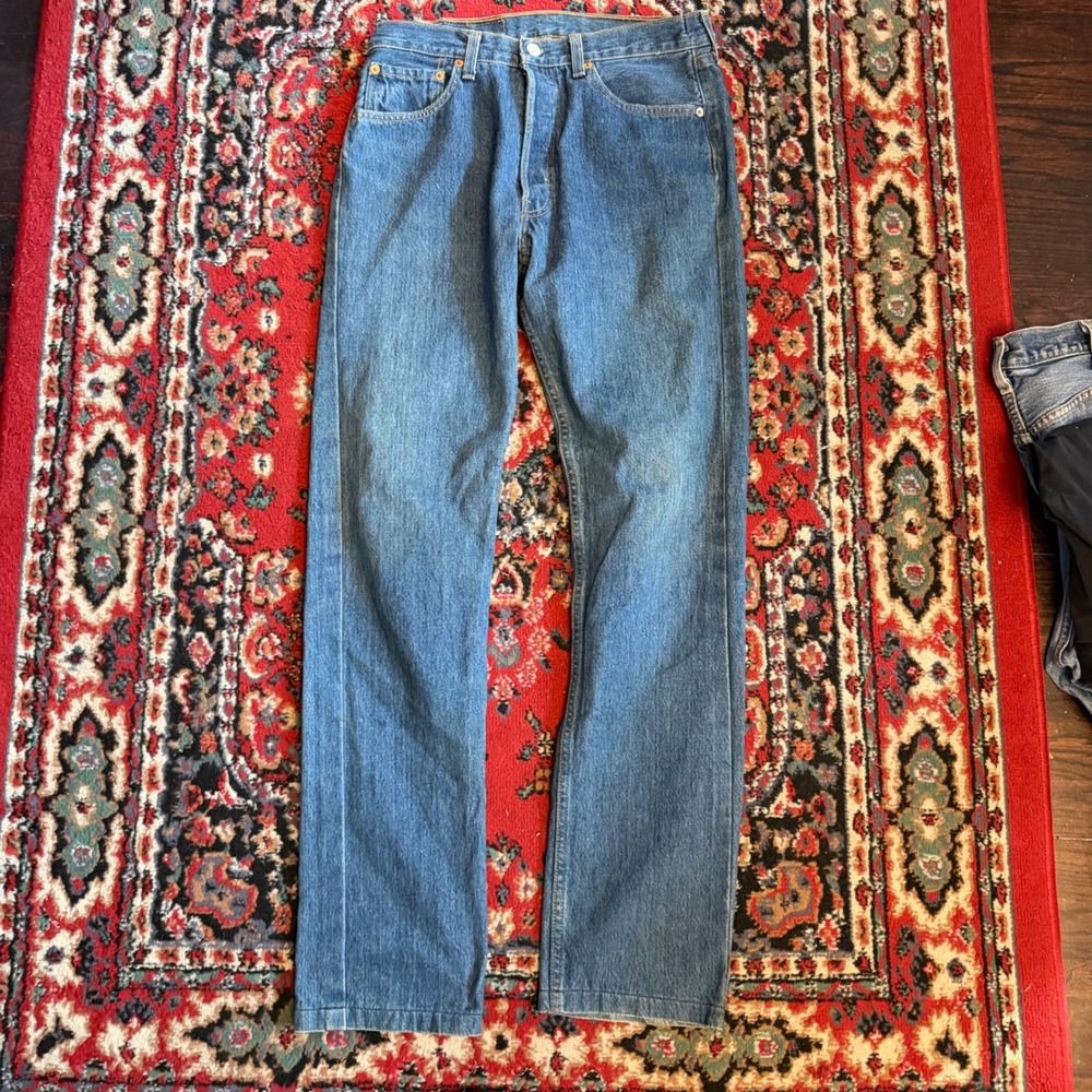 Vintage 90s Levis 501 Made in USA Blue Denim Straight Leg Jeans Mens 32x34